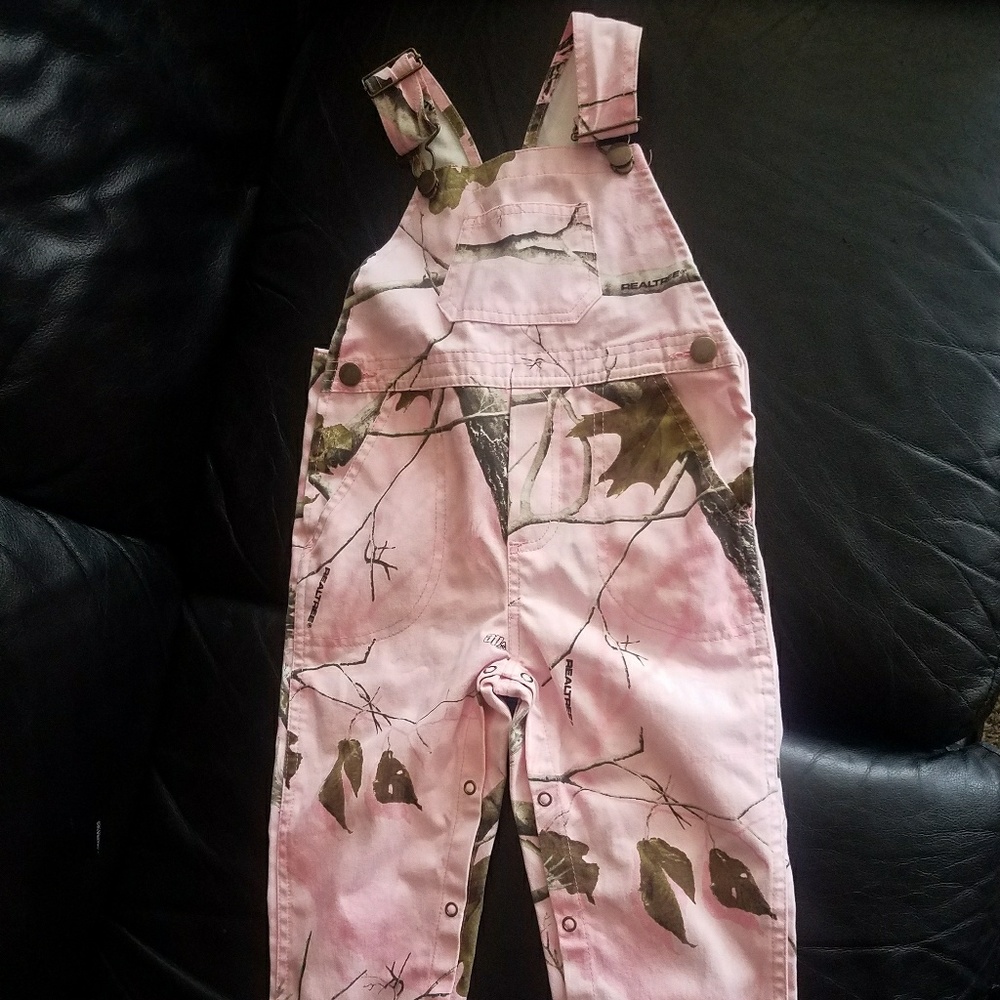 3t mossy oak bibs nwot